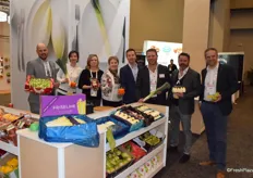 Diederik Bogaert from Vanco, Anna, Kathleen, Greet, Johan de Gendt from Nicolai Fruit, Gunther De Boelpaep and Victor Bernad from DBS Agro and Miguel Demaeght from Belorta together at the VLAM booth